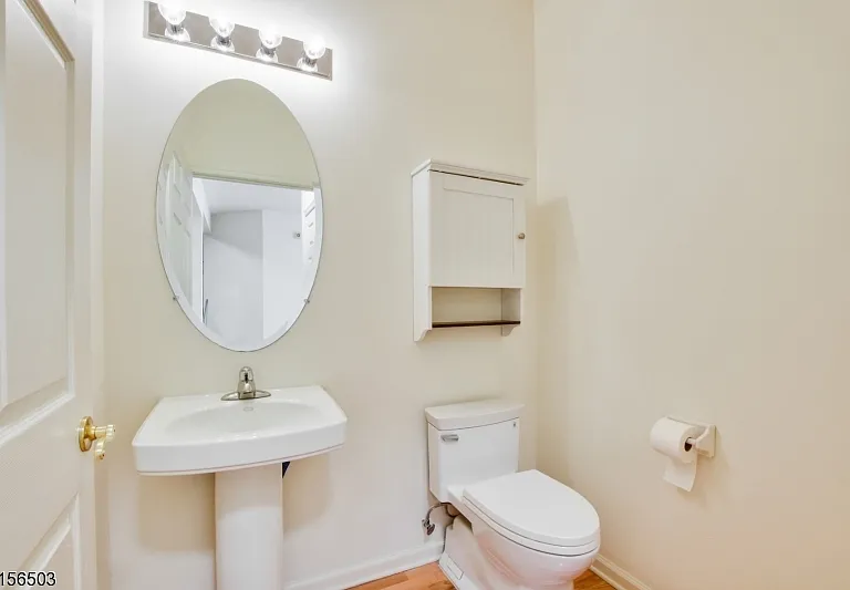 210 Edmonton Ct — Photo 9