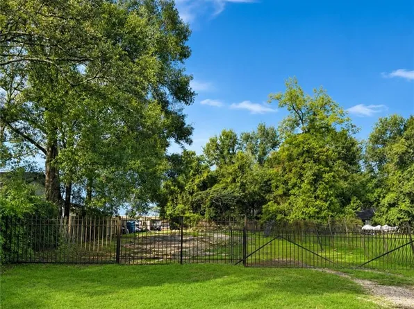 809 W 22nd Ave, Covington, LA 70433