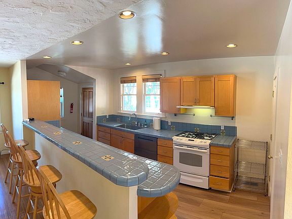 5th image of 1192-1198 Laurel St #1192