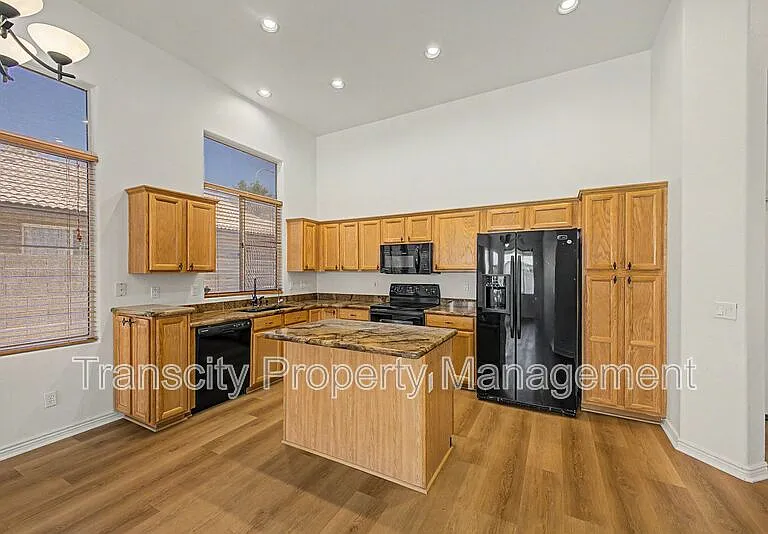 1369 W Enfield Way — Photo 8