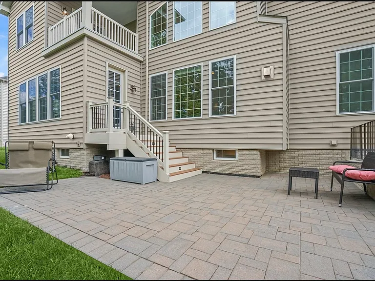 208 Bottsford Ave — Photo 41
