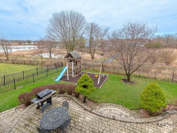 851 Bluestem Dr, Bolingbrook, IL 60440