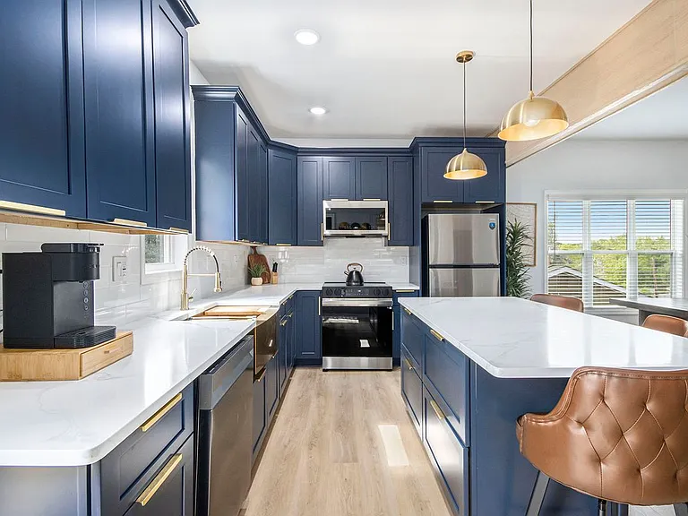 260 Aurora Ave NW — Photo 9