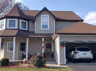 231 Tanager Dr, Woodstock, IL 60098