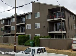938 N 100th St APT 105, Seattle, WA 98133