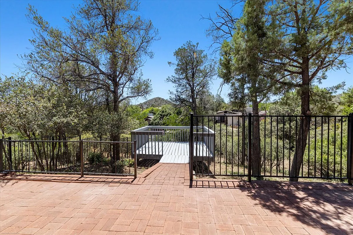 642 Sunrise Boulevard - 1 — Photo 4