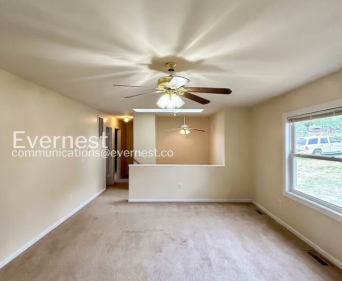 11406 Wentworth Ct — Photo 6