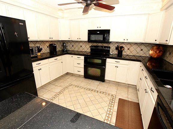 5th image of 106 Ashton Cir