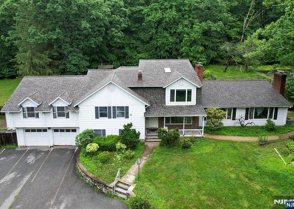 1st image of 105 Ricker Dr