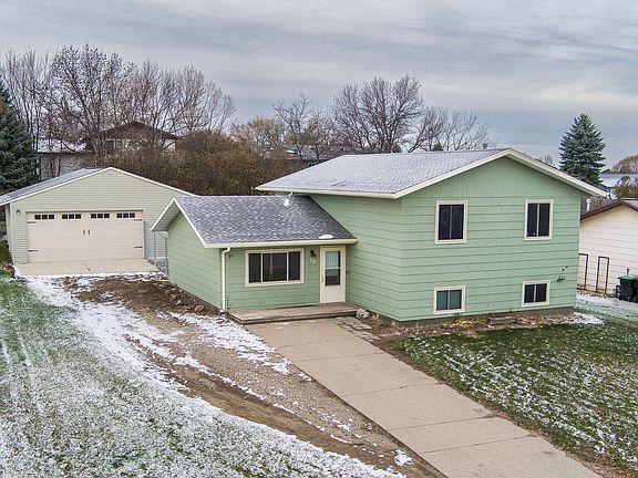 2nd image of 19 Stanley Dr