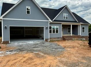 121 Winchester Dr, Ararat, NC 27007
