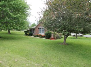 7026 N Windsor Dr, Springfield, TN 37172