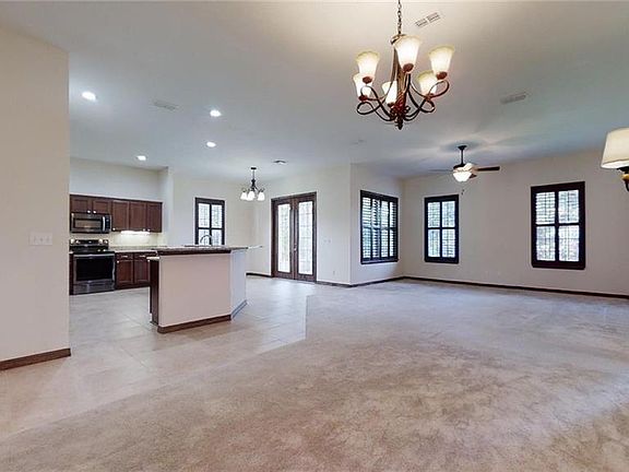 2nd image of 3803 SE 6th Ave