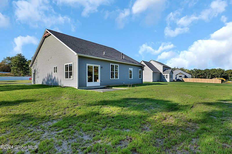 3rd image of 124 Schuurman Road