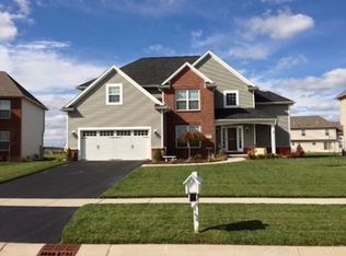 26337 Spring Trace Dr, Perrysburg, OH 43551