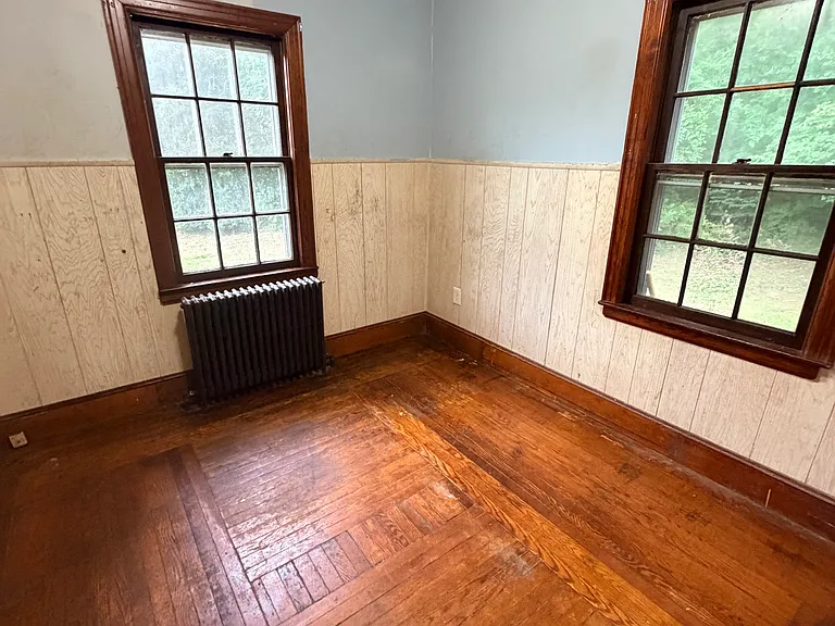 183 Laurel St — Photo 8
