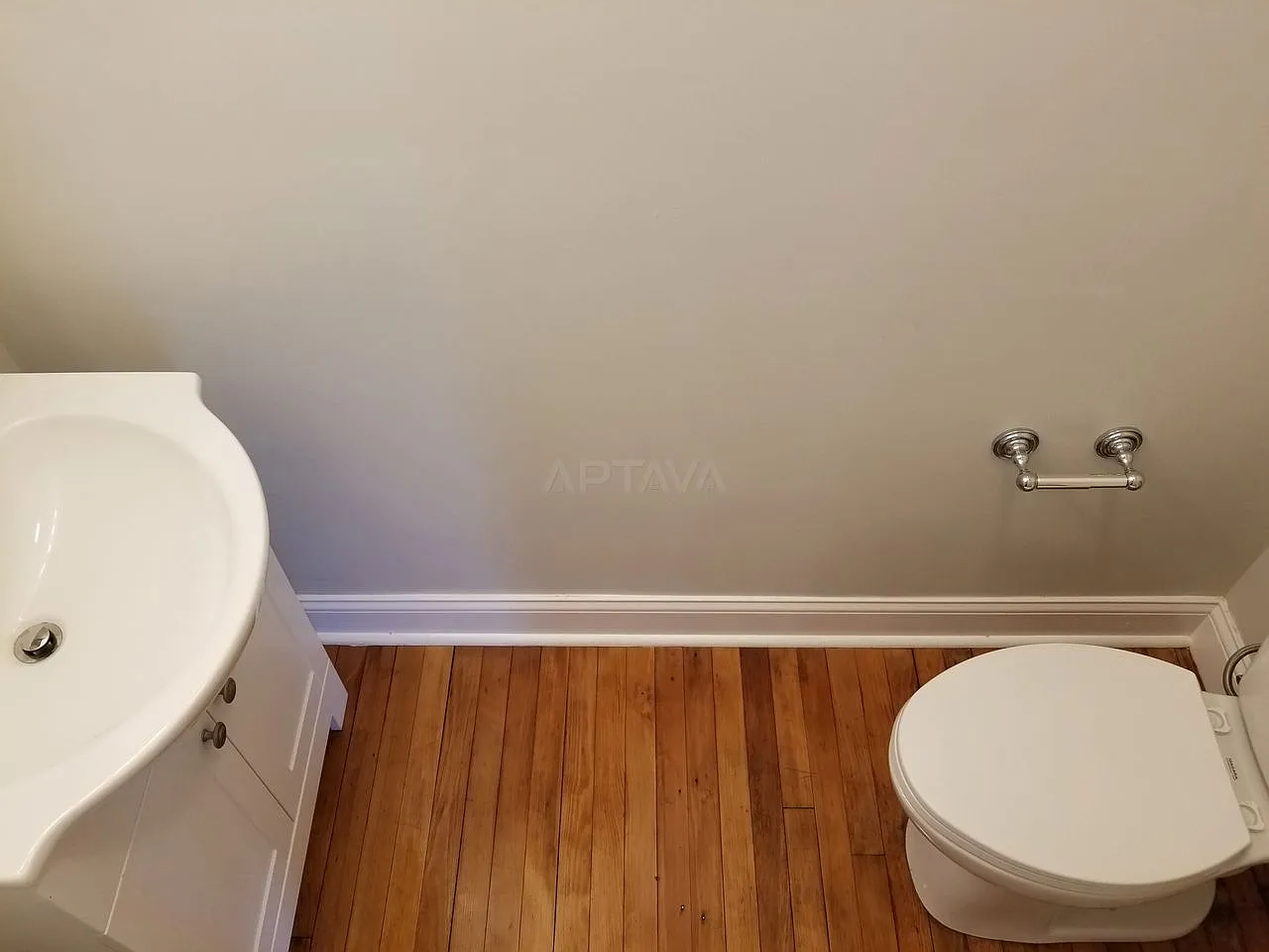 3 bed, $4,000 — Photo 2
