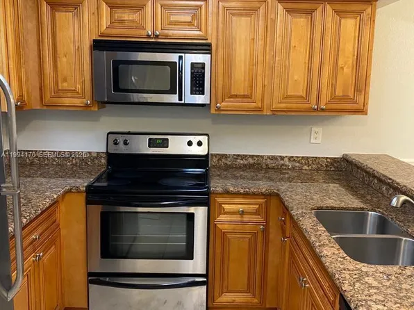 1620 Balfour Point Dr APT B, West Palm Beach, FL 33411