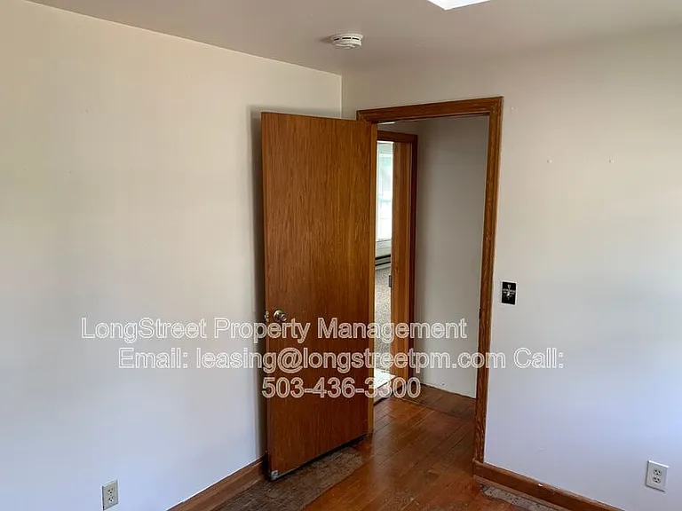 950 SW Jefferson Ave — Photo 12