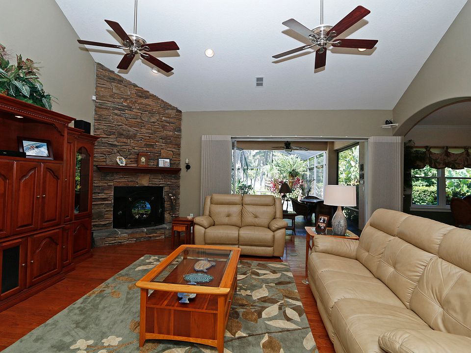 1st image of 327 Carolyn Dr