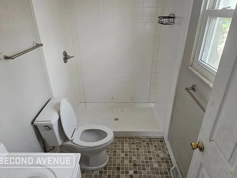 1 Rosehaven Dr — Photo 7