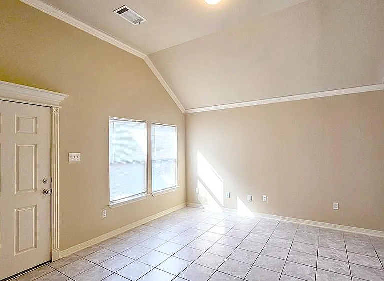 8031 Canyon St — Photo 5