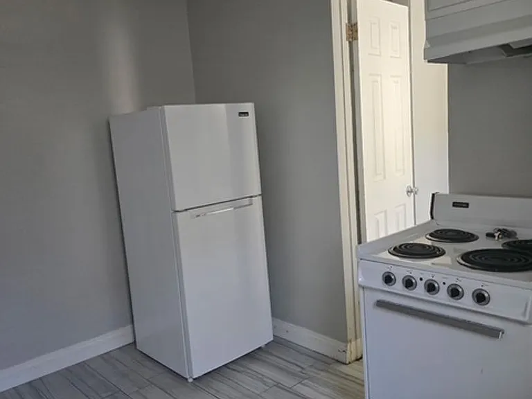 4337 N Bellflower Blvd — Photo 3