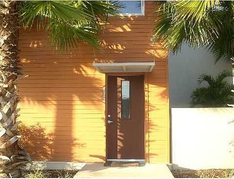 1st image of 823 3rd Ave N