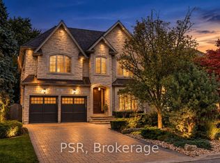 94 Munro Blvd, Toronto, ON M2P 1C4