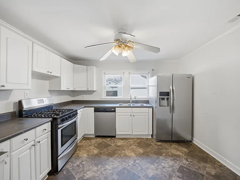 3920 County St — Photo 10