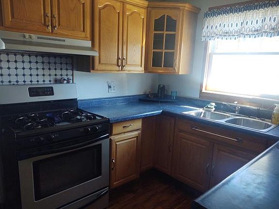 2nd image of 401 Parker Ave