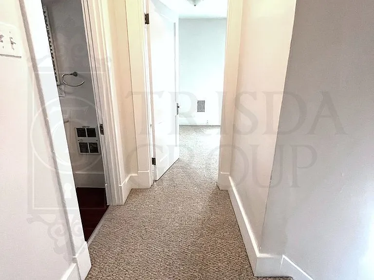 468 Belonda St — Photo 18