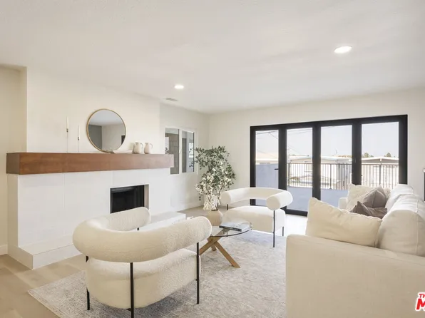 1747 Wollacott St, Redondo Beach, CA 90278