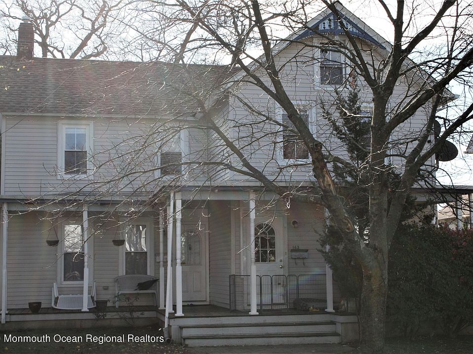 2nd image of 141 Chestnut St