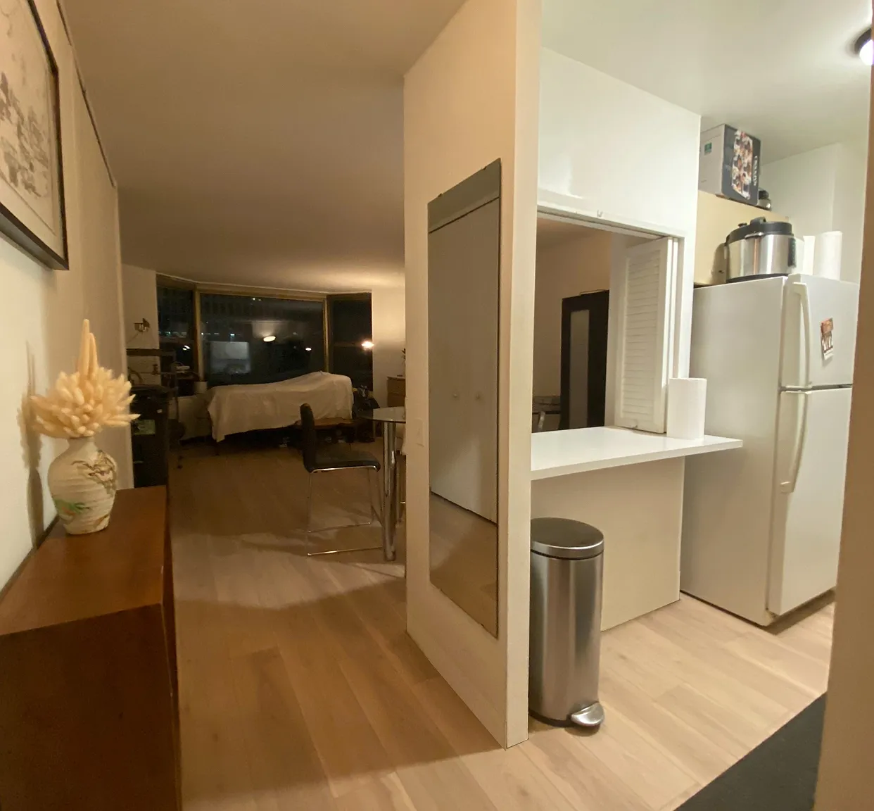 Studio, 650 sqft, $1,725 — Photo 2