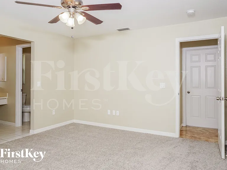 2476 Parrot St — Photo 12