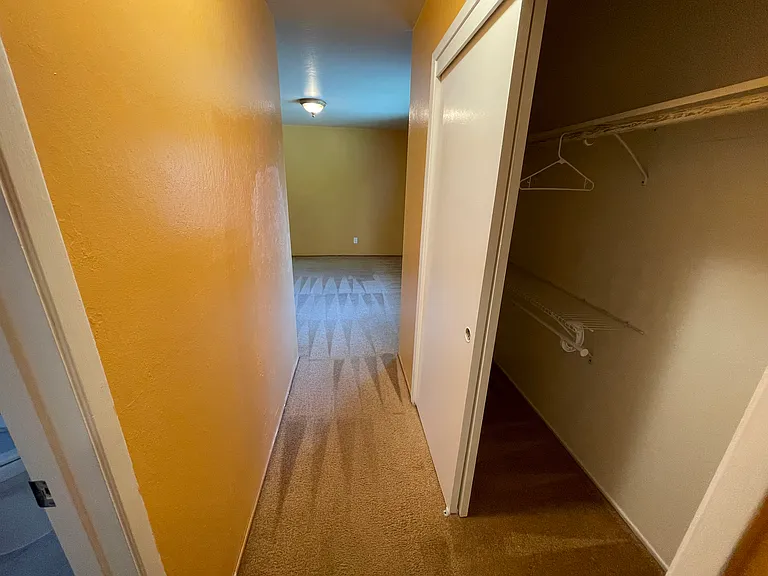 3420 Fleetwood Dr — Photo 9