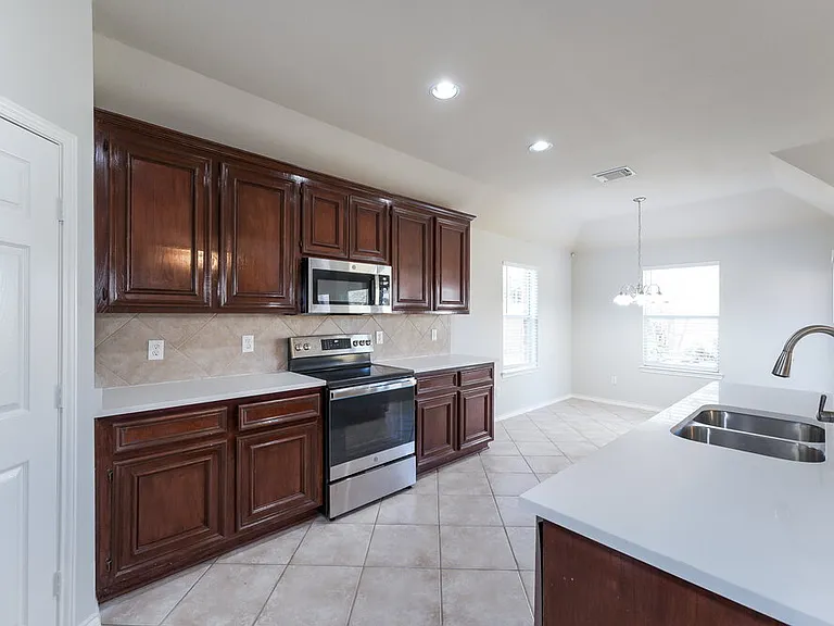 28506 Carly Cove Ln — Photo 8