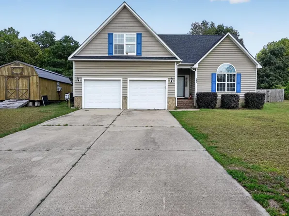 545 Colonial Hills Dr, Lillington, NC 27546