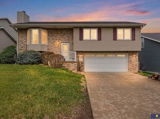 2330 Greenspire Cir, Lincoln, NE 68521