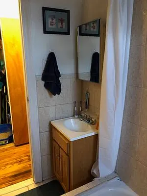 Rented by Premier Metro Realty Corp | media 16