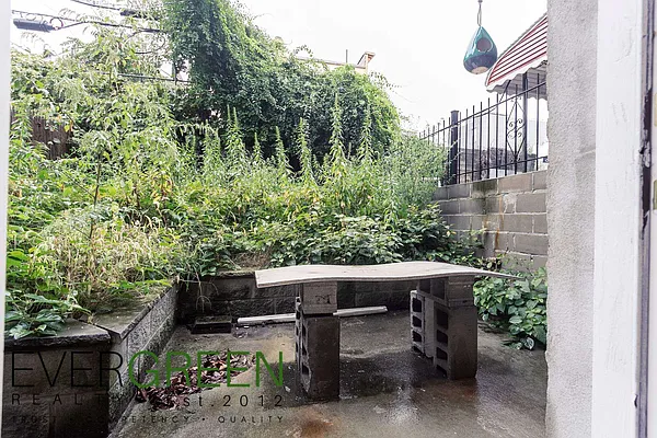 Rented by Evergreen Apartments BK | media 1