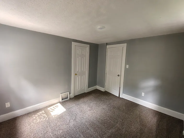 1024 Whittier Ave — Photo 15