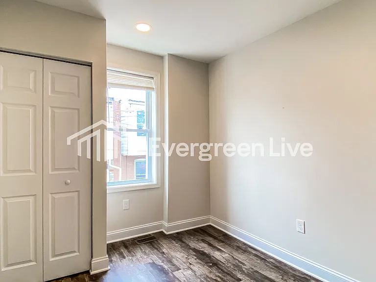 427 N Streeper St — Photo 11