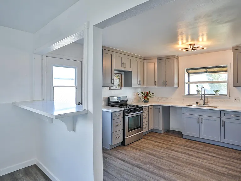7033 W Avenue A2 — Photo 8