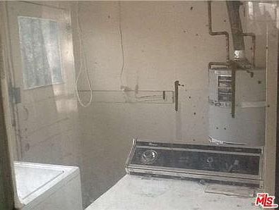 4th image of 731 E 51st St