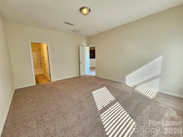 2824 Hopeton Ct — Photo 10