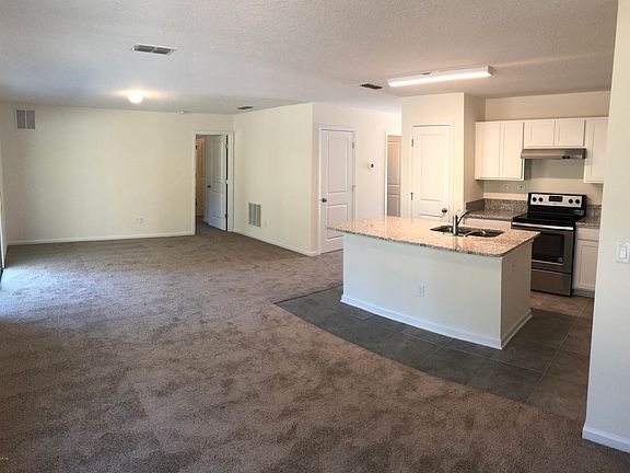 3rd image of 365 Sawmill Landing Dr