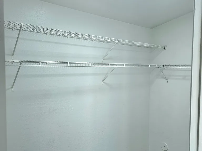 1111 E Chelsea Dr — Photo 23