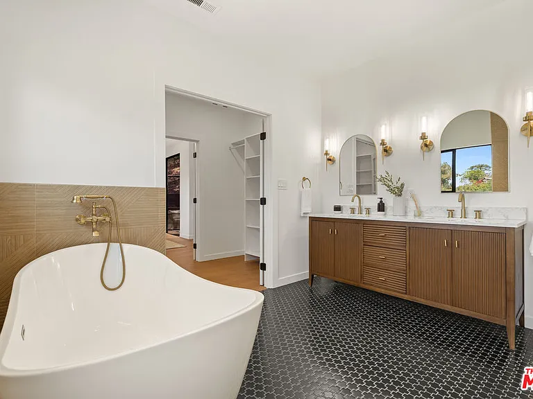 8506 Oak Ct — Photo 50